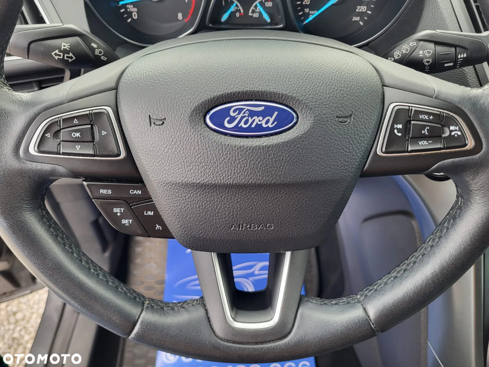 Ford Kuga 1.5 EcoBoost 2x4 Black & Silver - 22
