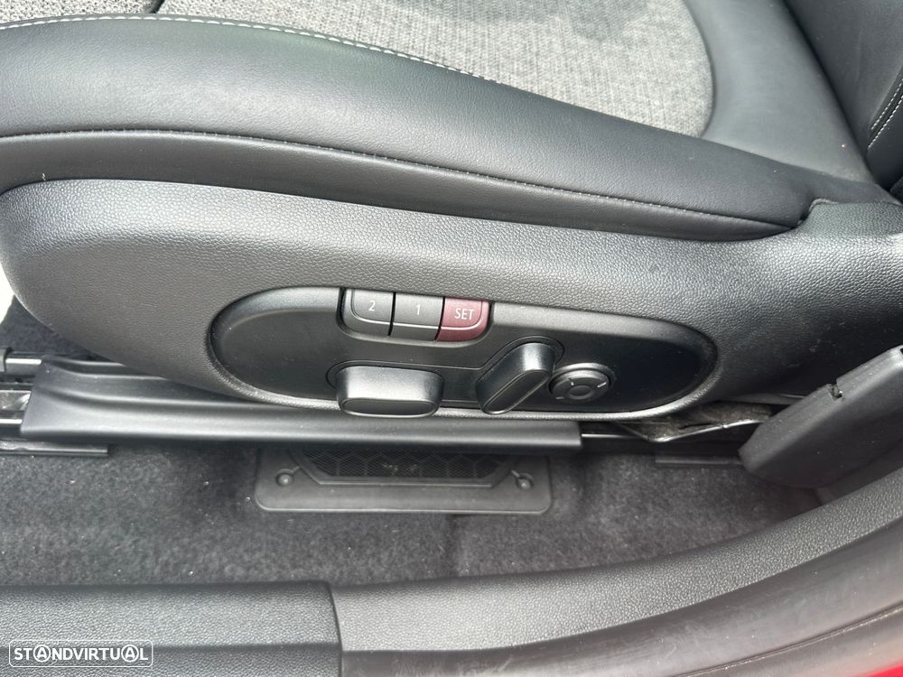 MINI Countryman Cooper SE ALL4 Auto - 17