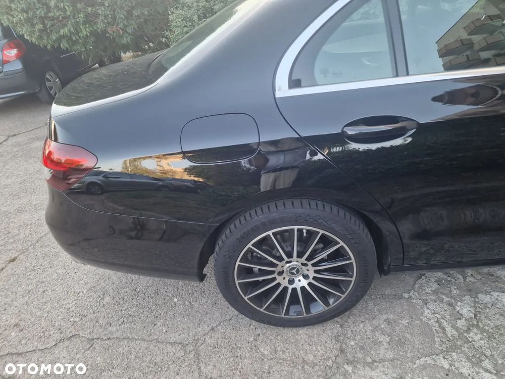 Mercedes-Benz Klasa E 200 4-Matic AMG/Avantgarde - 9