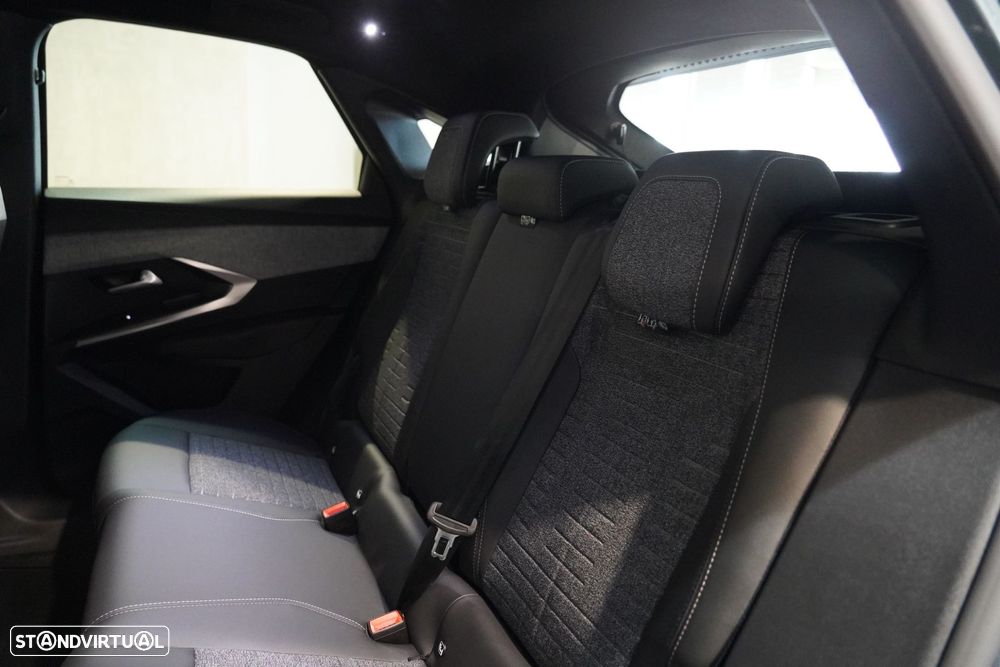 Peugeot 3008 1.2 Hybrid Allure e-DCS6 - 32