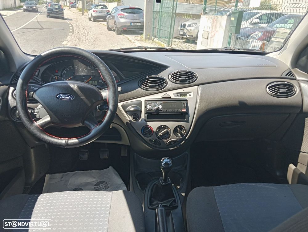 Ford Focus 1.4 Trend - 12