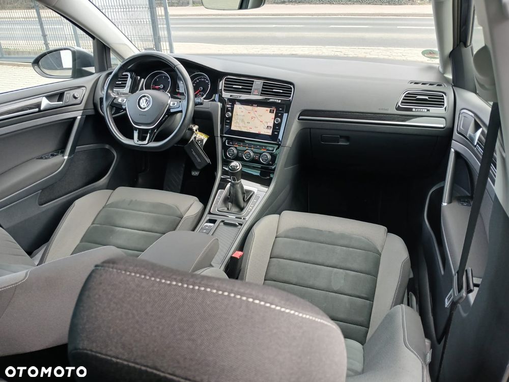 Volkswagen Golf 2.0 BlueTDI Highline - 38