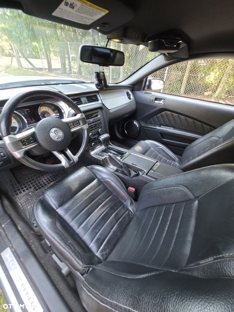 Ford Mustang - 4
