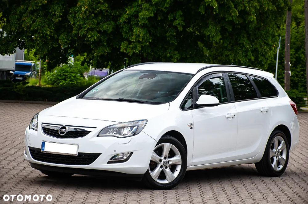 Opel Astra 1.6 Turbo 150 Jahre - 9
