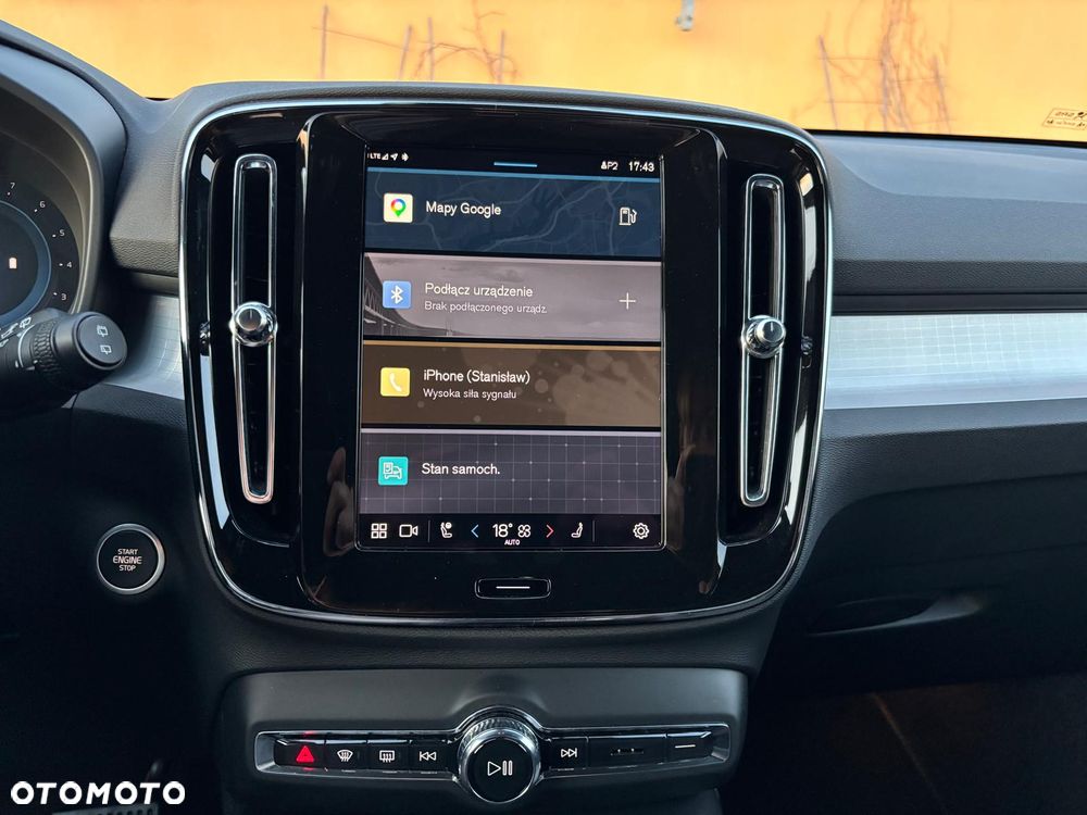 Volvo XC 40 B3 Plus Dark - 27