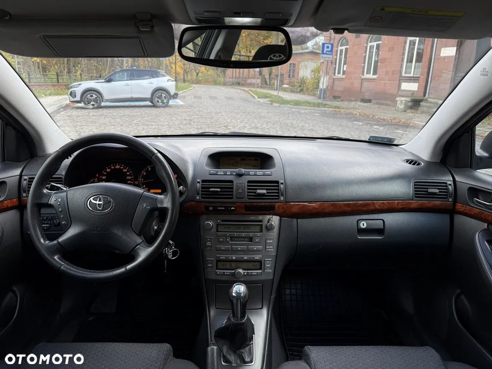 Toyota Avensis 1.8 VVT-i Sol - 14