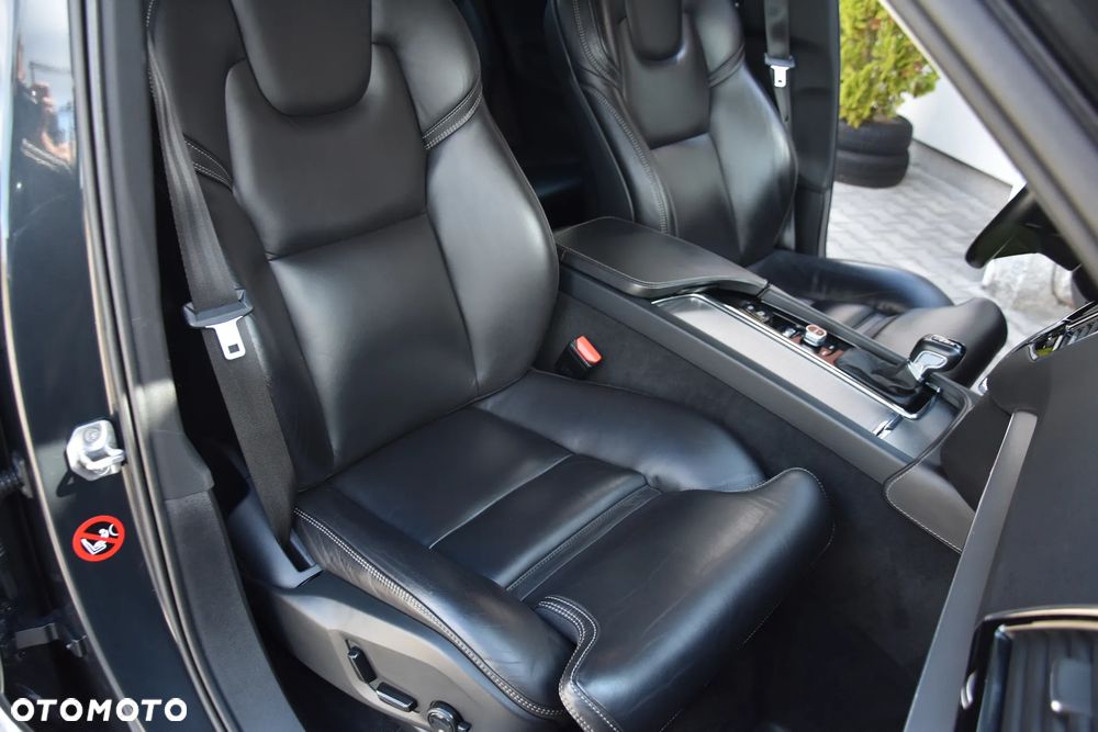 Volvo XC 90 - 18