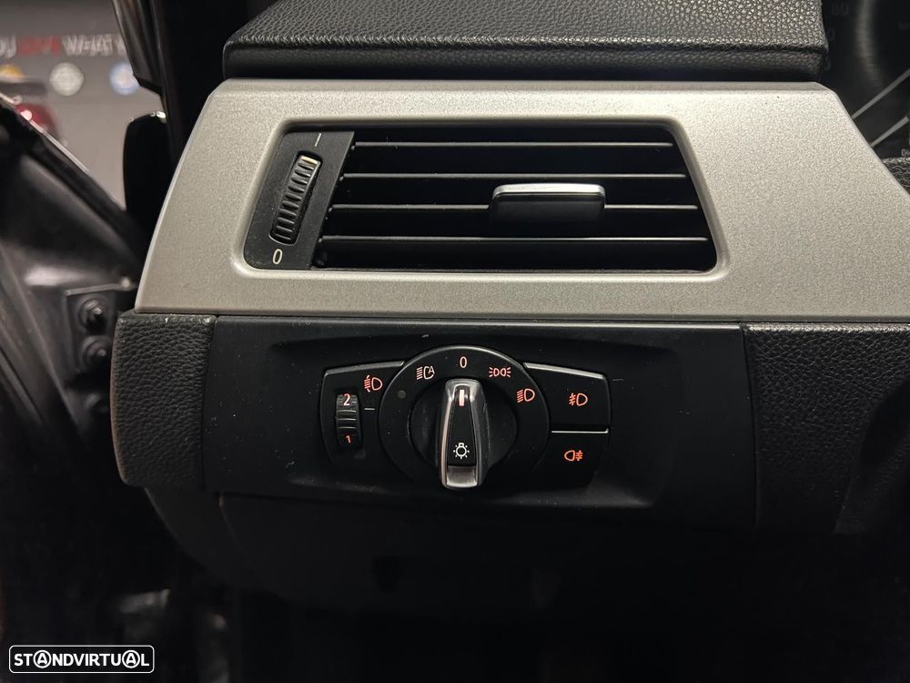 BMW 320 d Touring Navigation Sport - 9