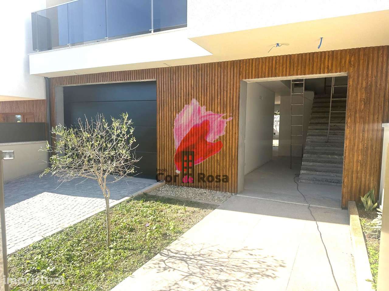 última moradia para venda – T3 gaveto Arões com possibilida... - Grande imagem: 2/31