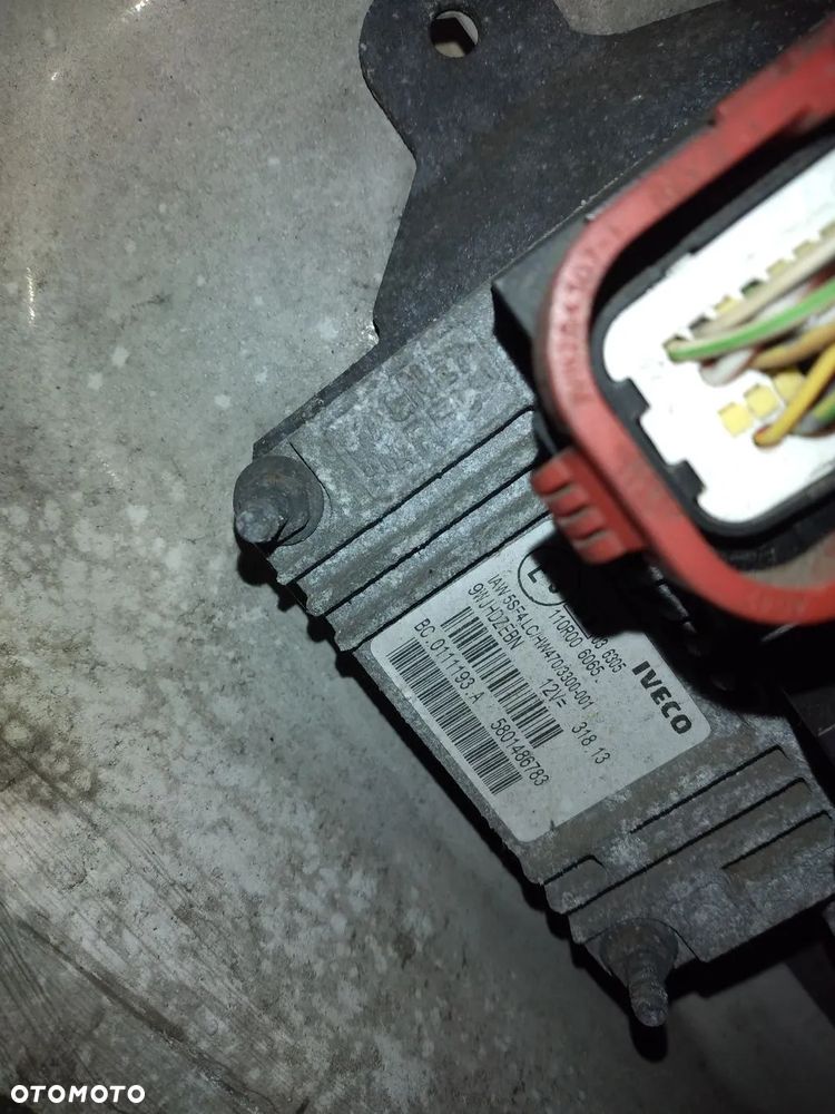 Iveco 3,0 CNG F1CE0441A osprzęt silnika 2013r, kabina szkielet ,  wał napędowy pół resory poduszki , koła z ładnymi oponami , sterowniki silnika i inne części - 6