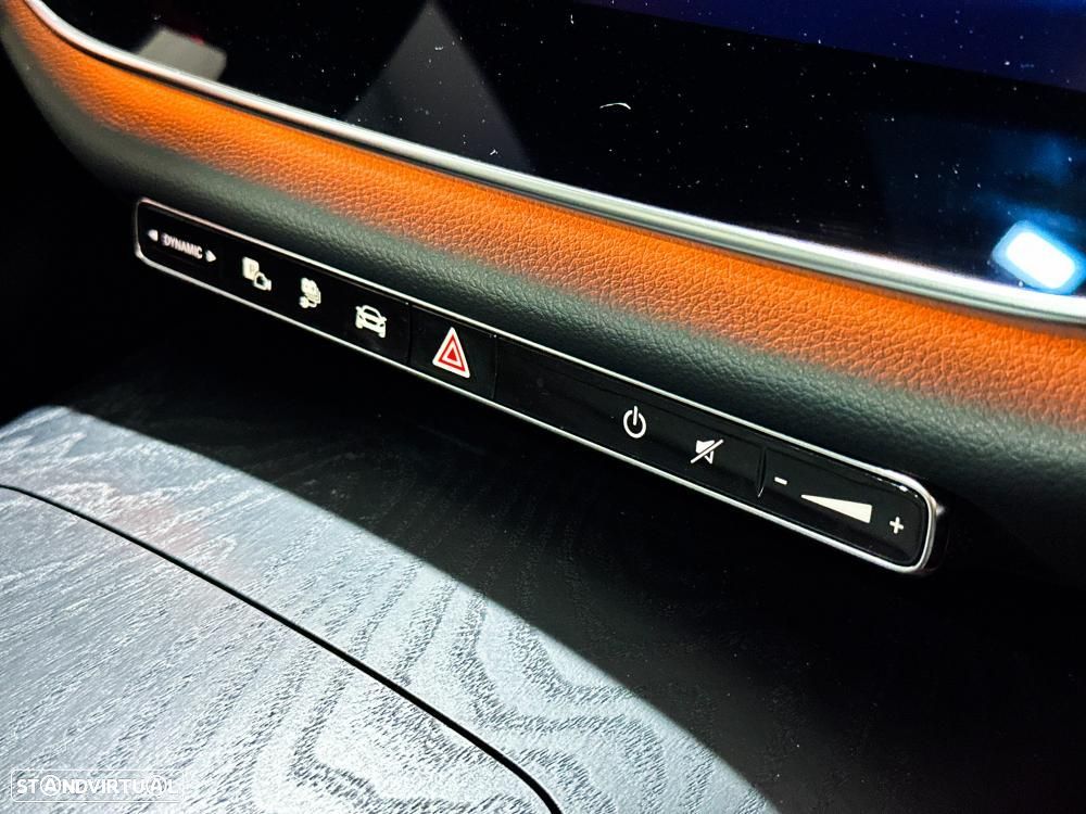 Mercedes-Benz E 300 e AMG Line - 38