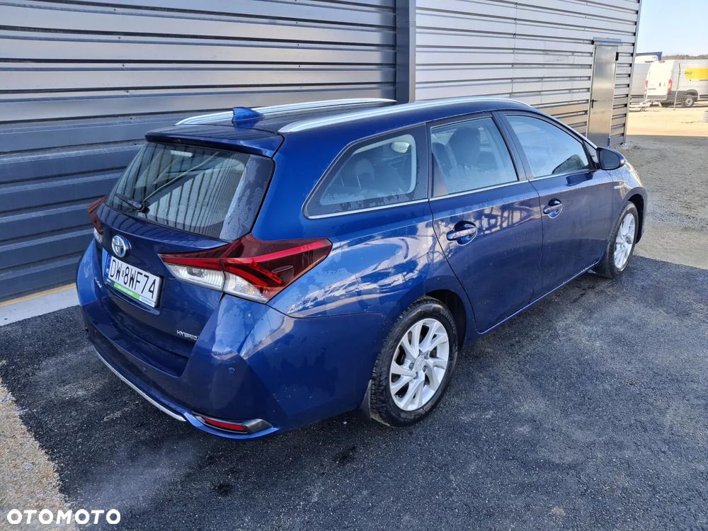 Toyota Auris Hybrid 135 Premium - 6