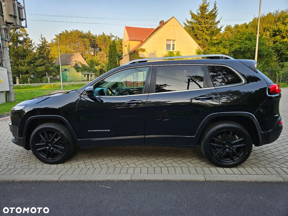 Jeep Cherokee - 3