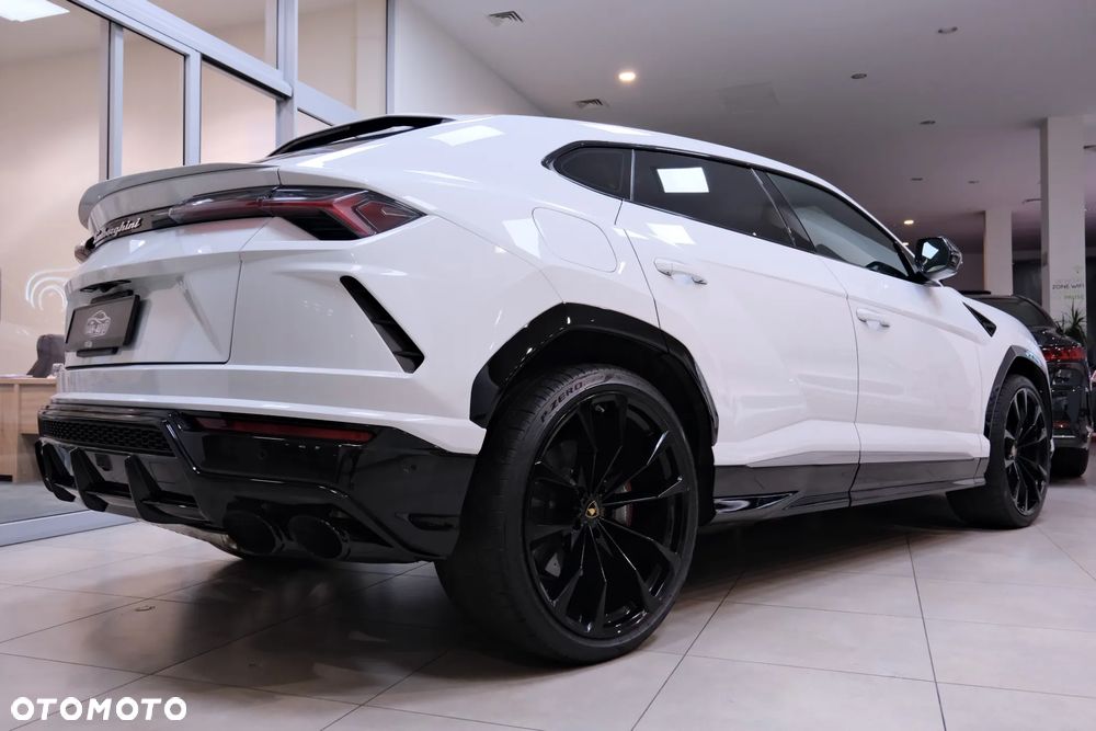 Lamborghini Urus - 11