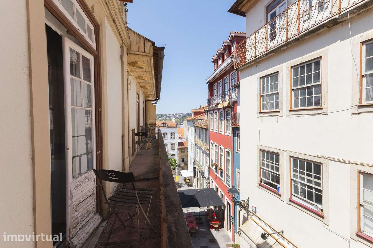 T4 Renovado no Coração da Quebra Costas – Coimbra - Grande imagem: 2/38