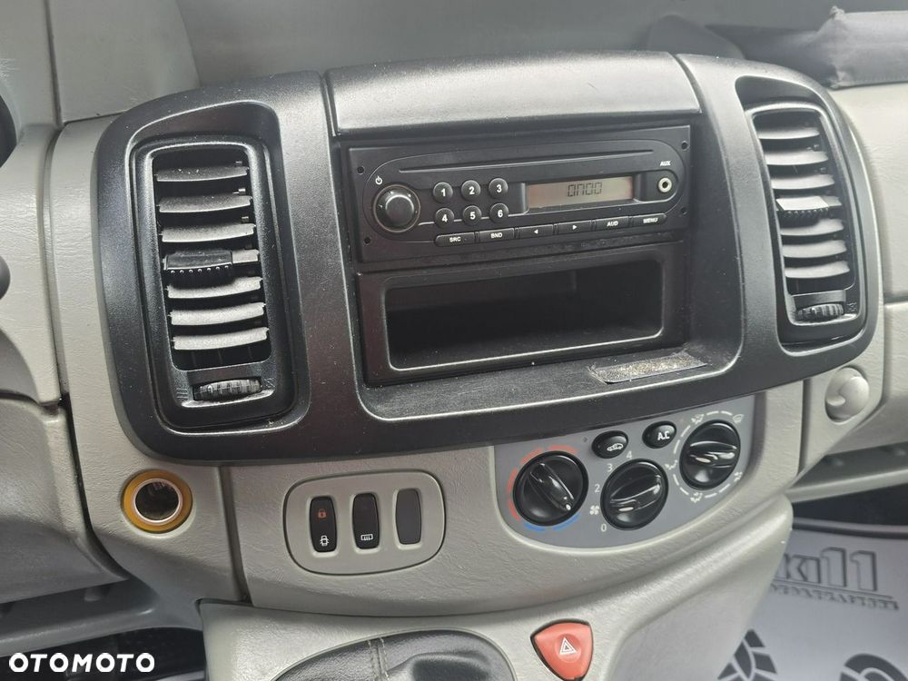 Renault Trafic - 23