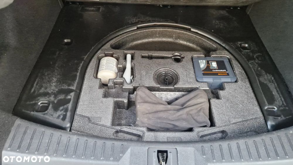 Ford Kuga 1.6 EcoBoost 2x4 Titanium - 34