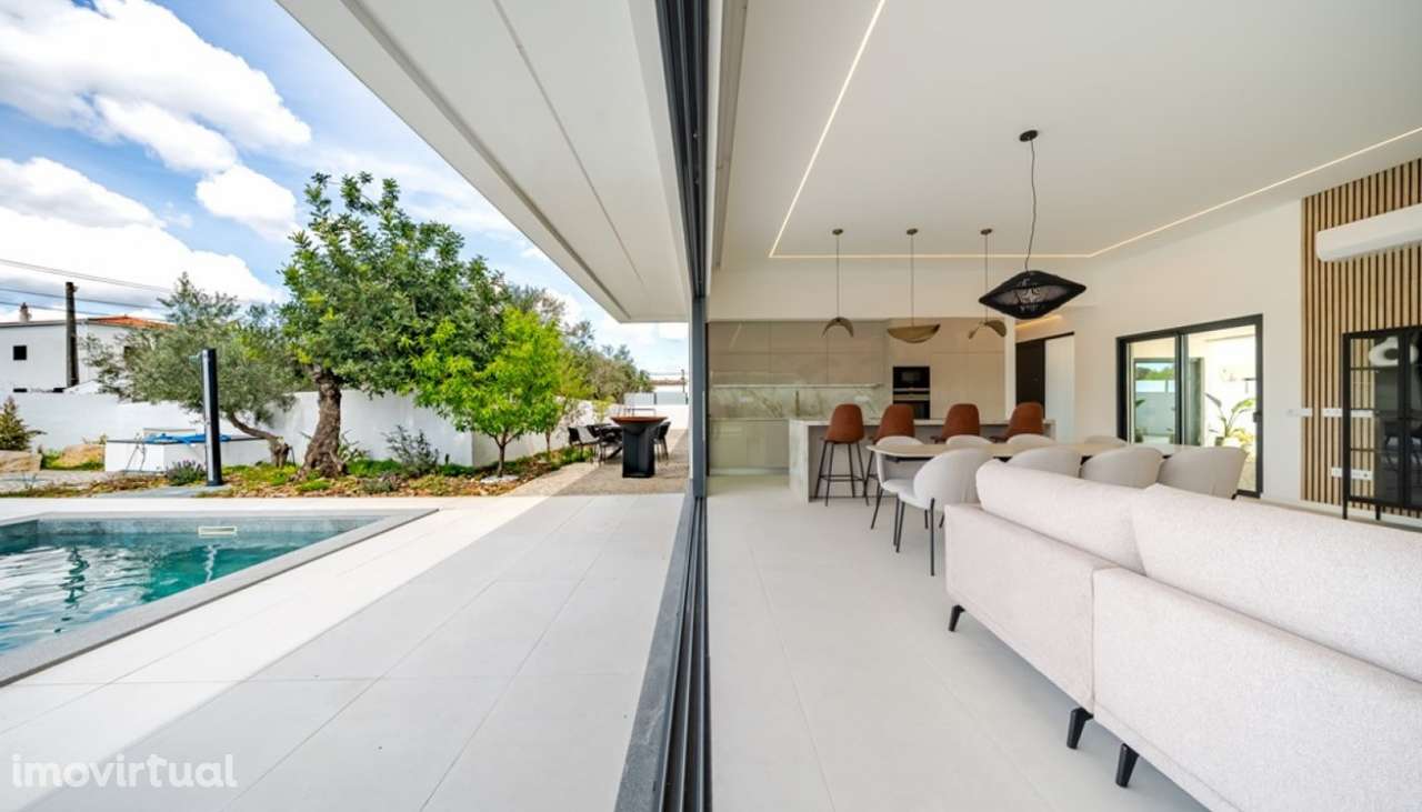 Moradia moderna V4, para venda em São Brás de Alportel, Algarve - Grande imagem: 3/25