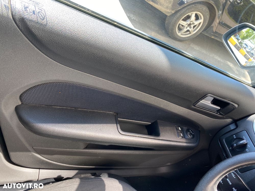 Ford Focus 1.6 Ambiente - 26