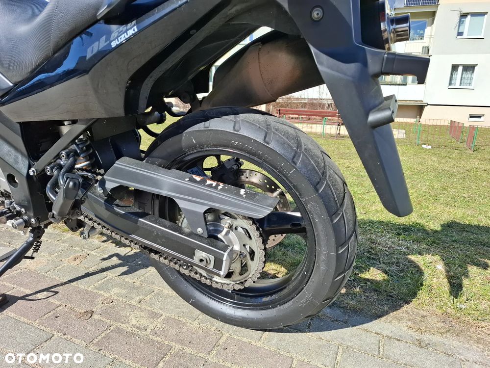 Suzuki DL - 12