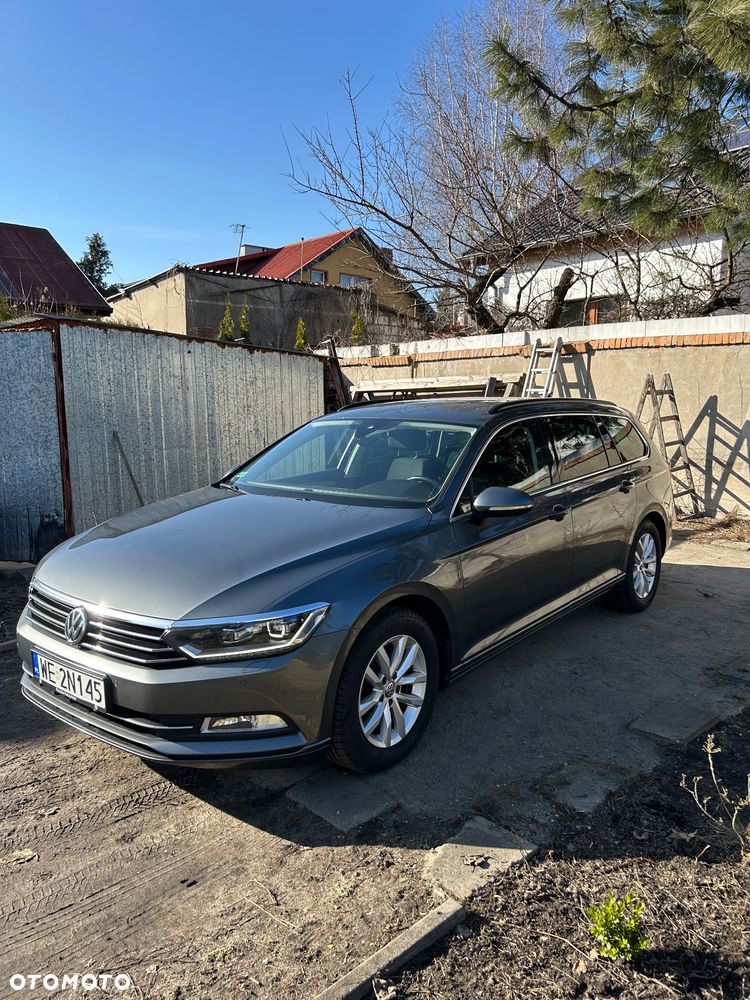 Volkswagen Passat - 1