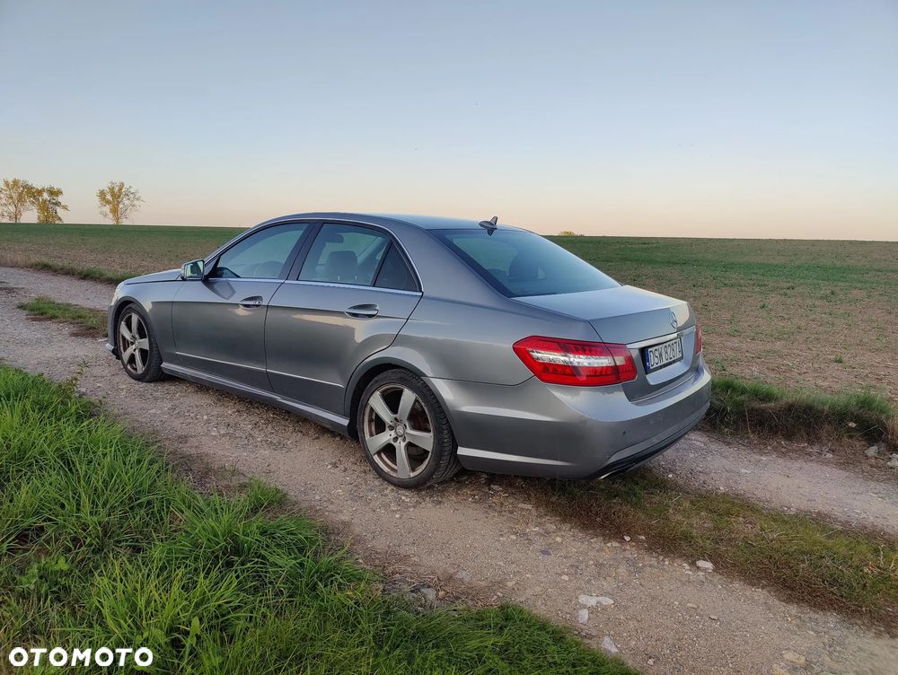 Mercedes-Benz Klasa E 300 BlueTEC Hybrid Avantgarde - 6