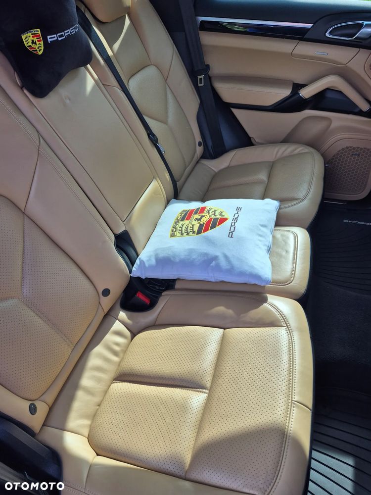 Porsche Cayenne Standard - 19