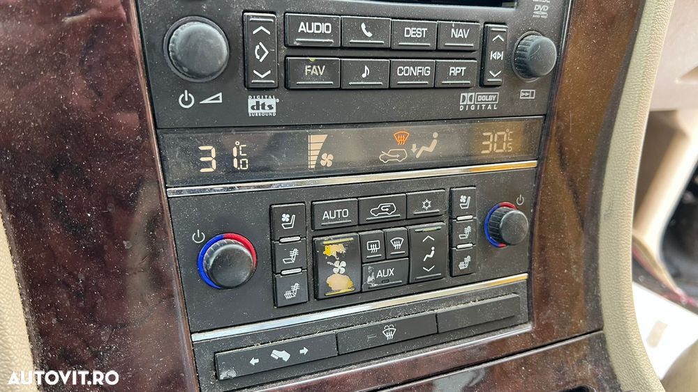 Cadillac Escalade - 19