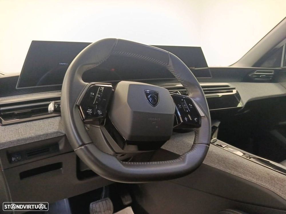 Peugeot 3008 1.2 Hybrid Allure e-DCS6 - 12