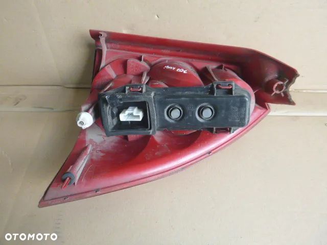 LAMPA LEWY TYŁ LEWA TYLNA PEUGEOT 307 KOMBI 01-05 - 14