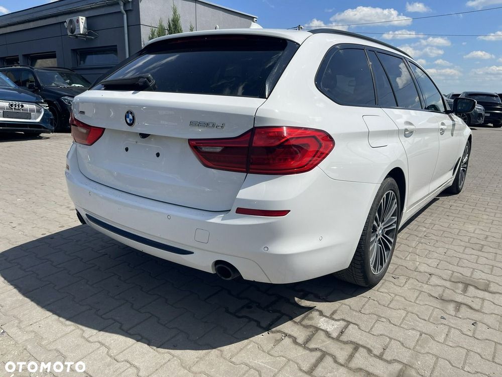 BMW Seria 5 520d xDrive Sport Line - 2