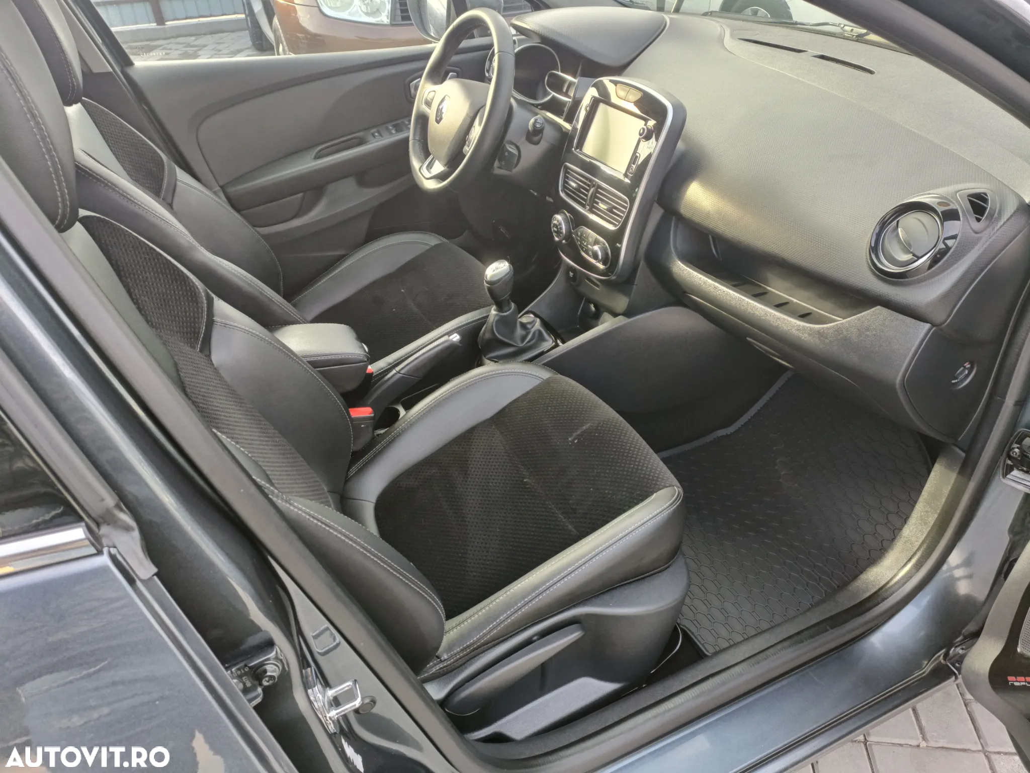 Renault Clio (Energy) TCe 90 Start & Stop INTENS - 5