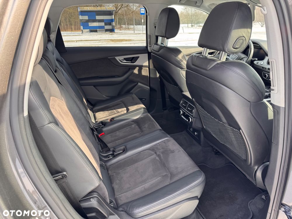 Audi Q7 - 25