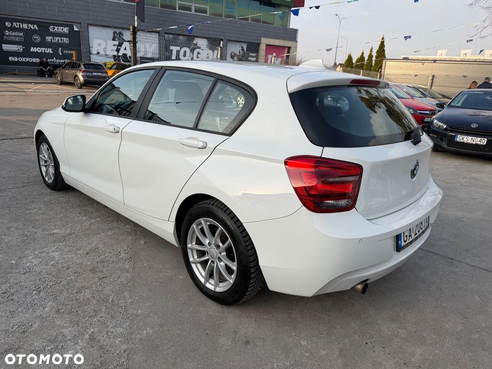 BMW Seria 1 114i - 8