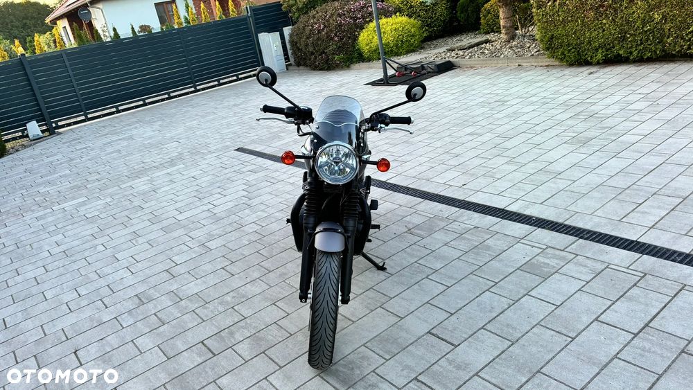 Triumph Bonneville - 6