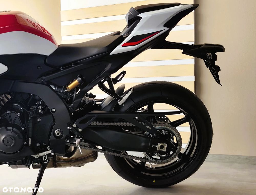 Yamaha R9 - 5