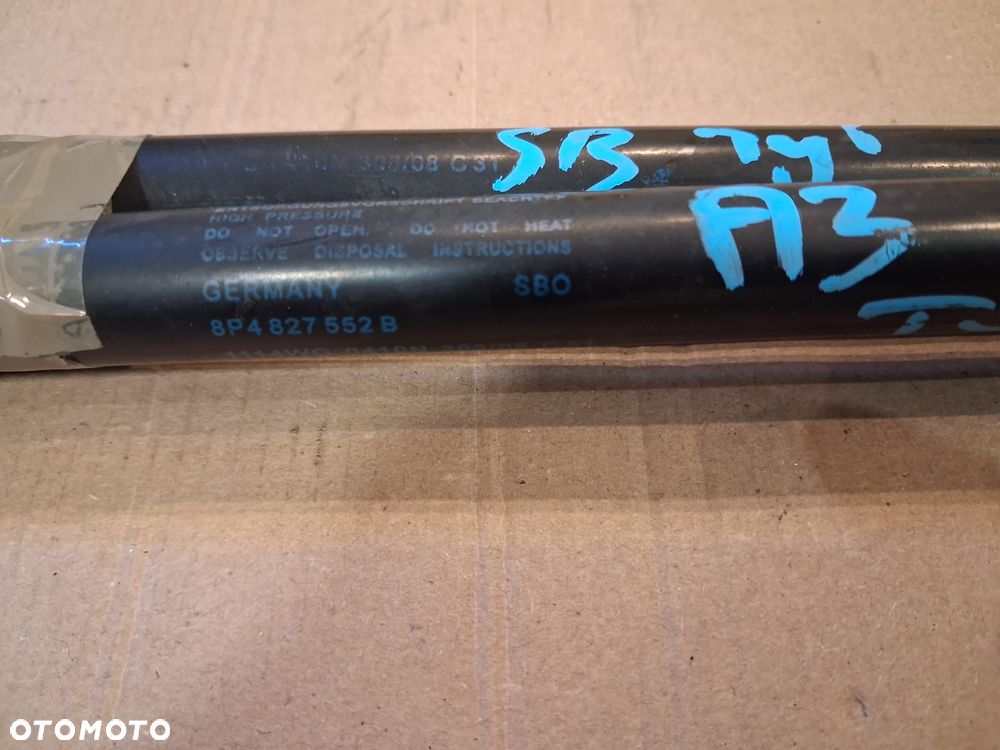 Siłowniki klapy tył 2SZT AUDI A3 8P    8P4827552B  OE - 2