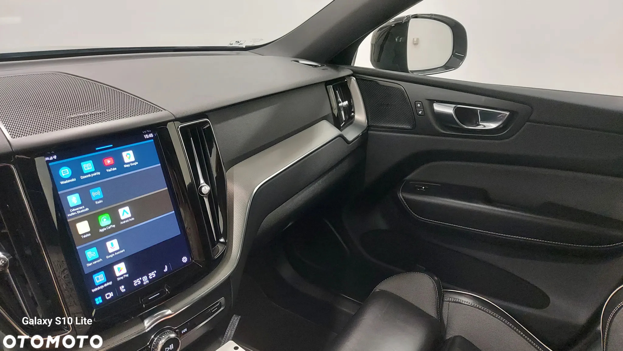 Volvo XC 60 B4 D Plus Dark - 21