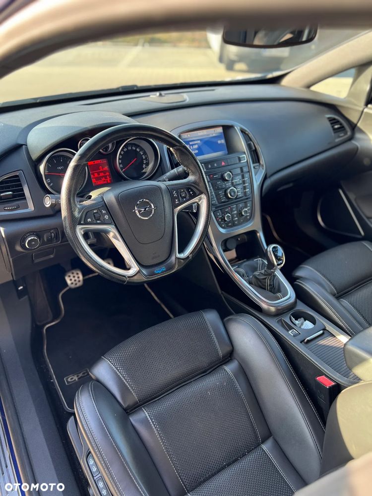 Opel Astra OPC Start/Stop - 13