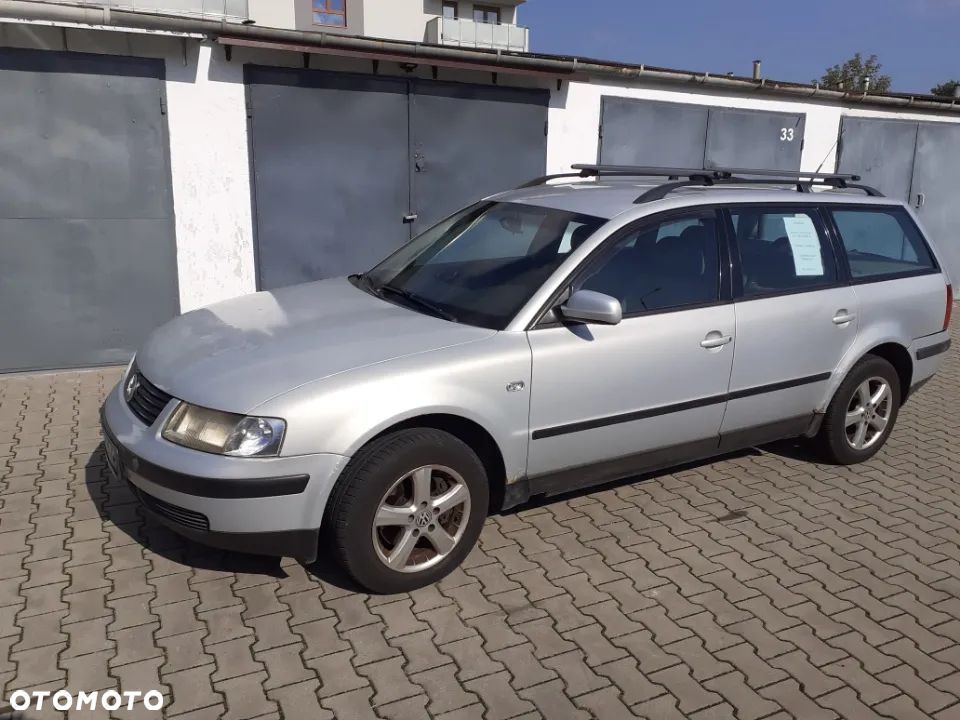 Volkswagen Passat 1.9 TDI Basis - 1