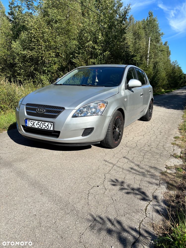 Kia Ceed 1.6 Crdi Comfort - 1
