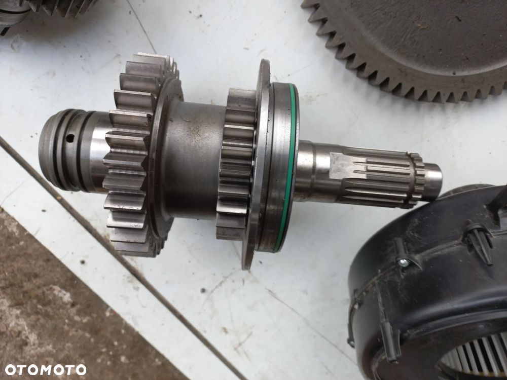 Części Agco Valtra,Massey,Fendt Obudowa PTO M934152220300,koło zębate,ACV079246A,SIŁOWNIK TUZA,OGNIBENE,ACV3867420,ACX2728610,4293088M1,CZUJNIK PALIWA,ACX2728590,10911060,0046106100000,934152221020,przekładnia czołowa,filtr kabinowy,acw2380980.acw1481500,chłodnica wody,ACV0303150. - 30