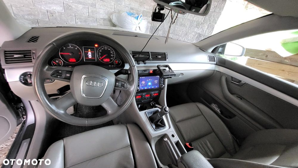 Audi A4 Limousine - 3