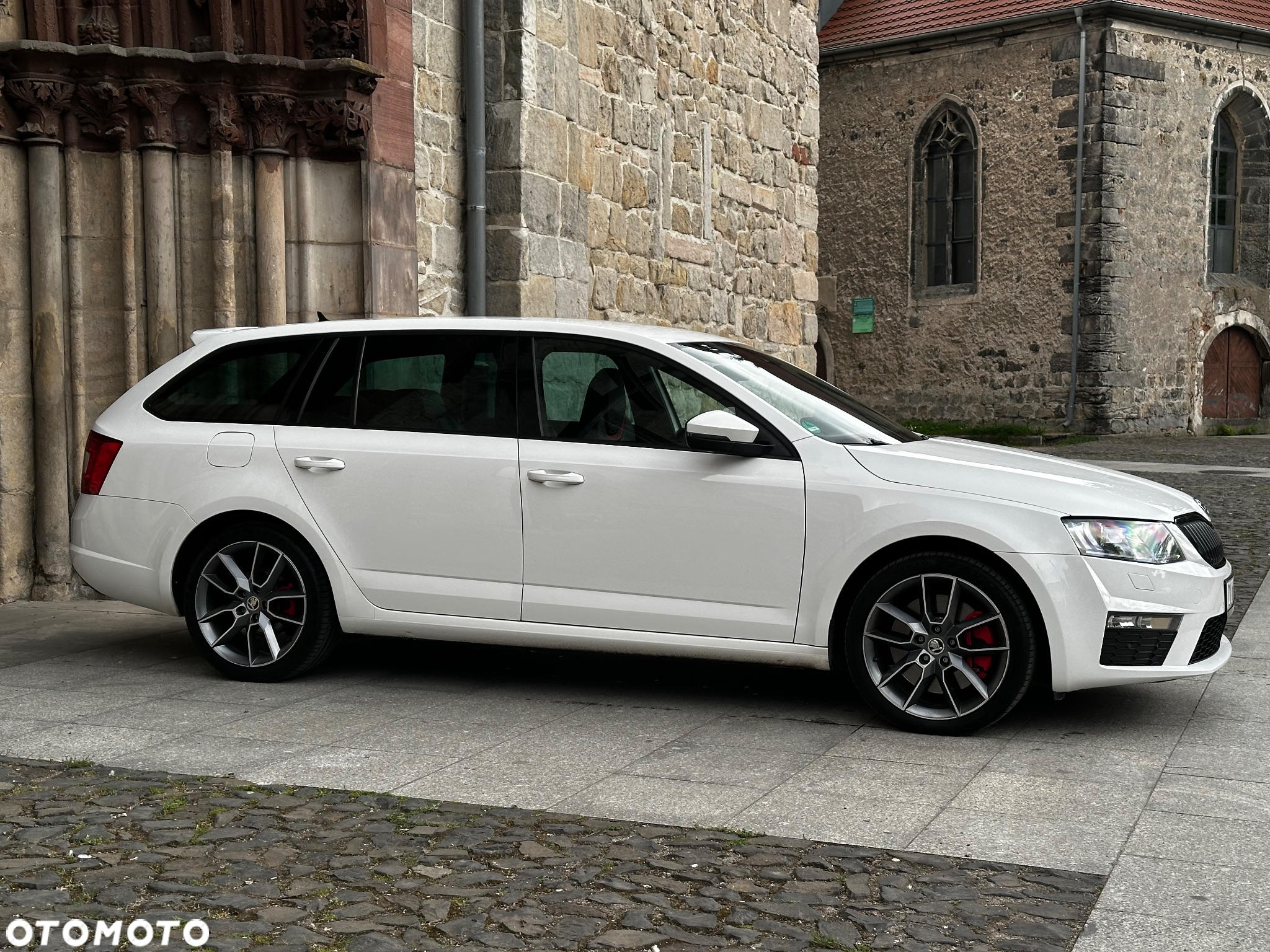 Skoda Octavia 2.0 TDI RS DSG - 8