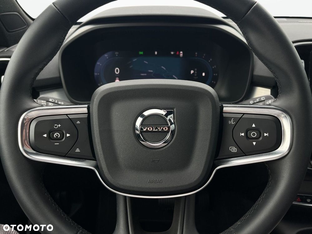 Volvo XC 40 B3 Ultra Dark - 21