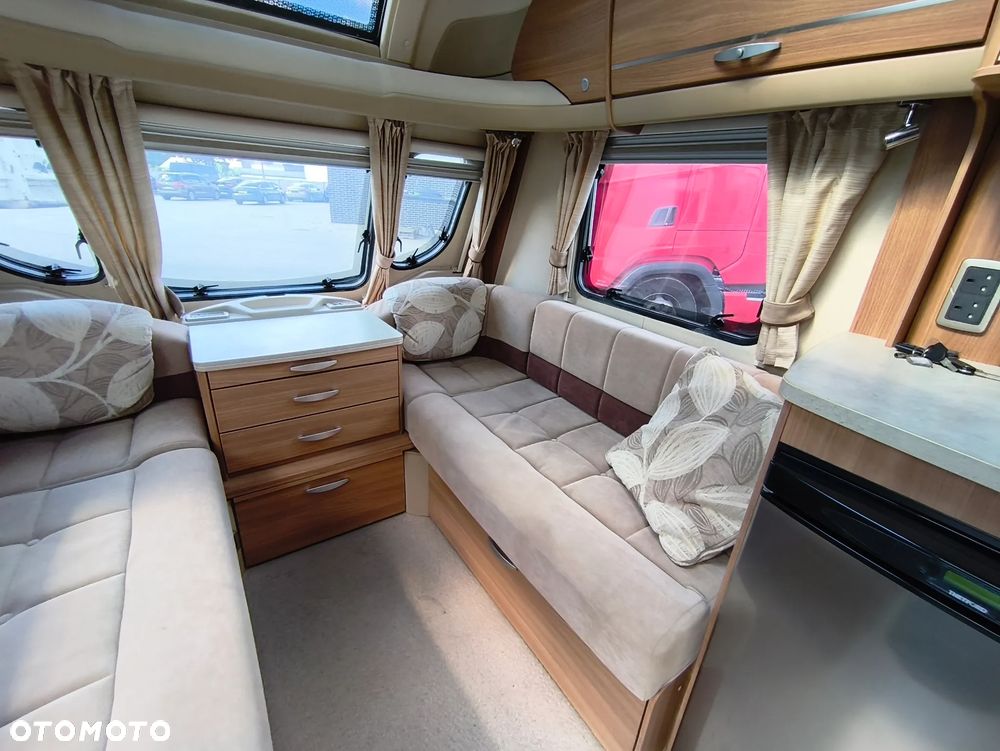 SWIFT CONQUEROR 565 - 25