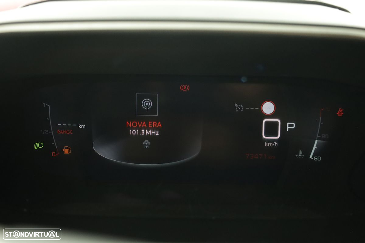 Peugeot 2008 1.2 PureTech GT EAT8 - 14