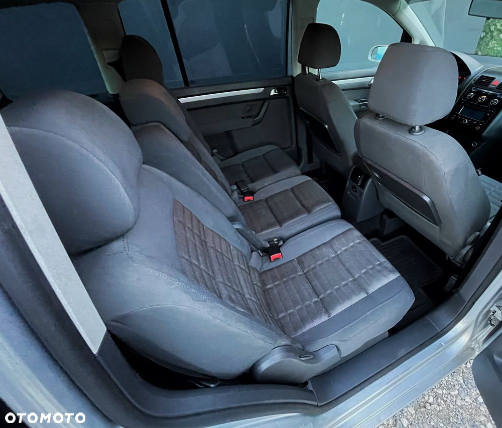 Volkswagen Touran - 7