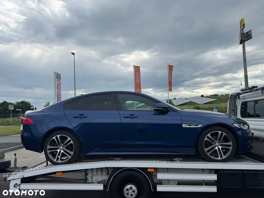 Jaguar XE 20d R-Sport - 24