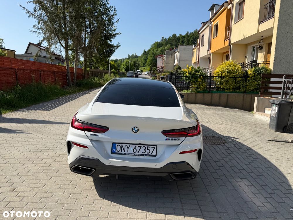 BMW Seria 8 - 11